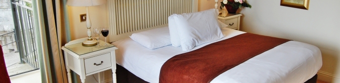 Waters Edge Hotel